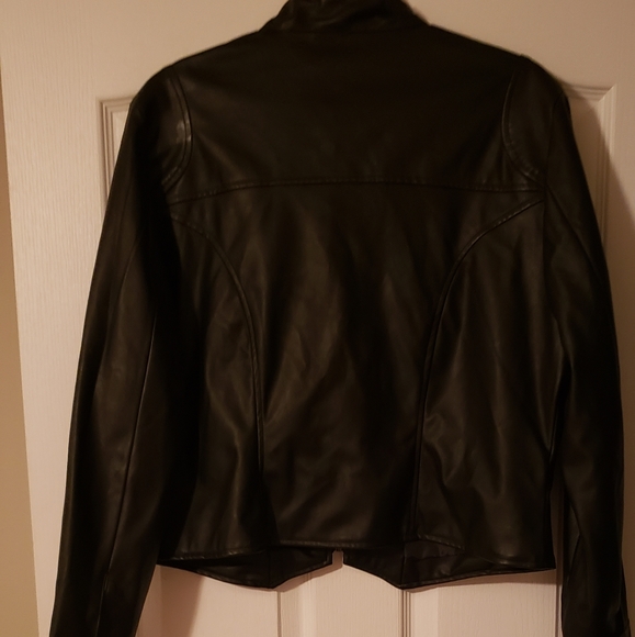 leather like jacket-removing to donate soon - Picture 5 of 11